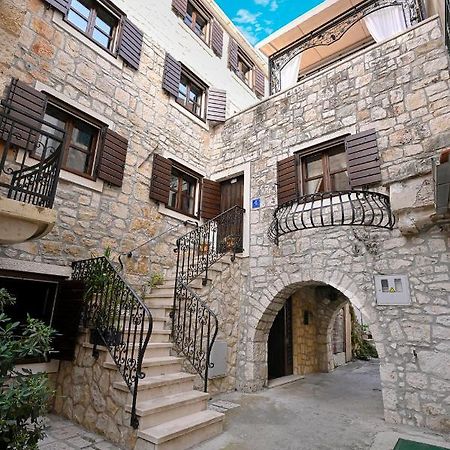 Apartamento Stone House Srida Baška Voda Exterior foto