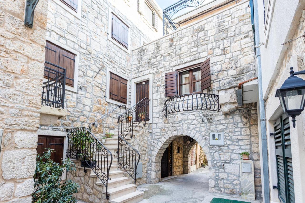 Apartamento Stone House Srida Baška Voda Exterior foto