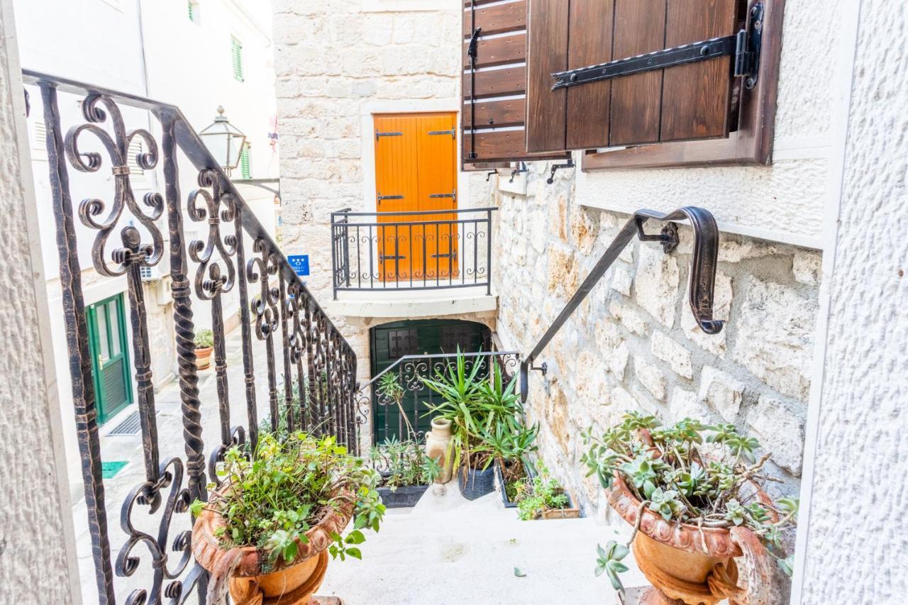 Apartamento Stone House Srida Baška Voda Exterior foto