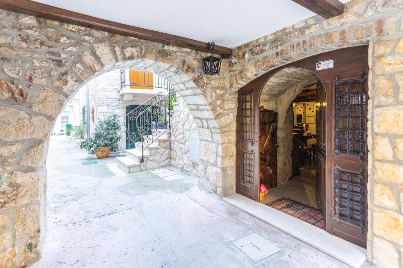 Apartamento Stone House Srida Baška Voda Exterior foto