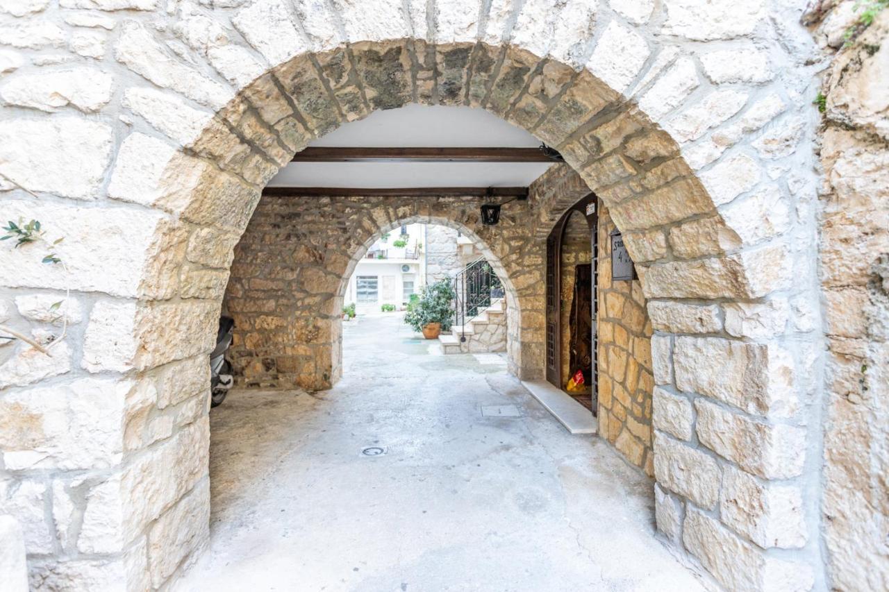 Apartamento Stone House Srida Baška Voda Exterior foto