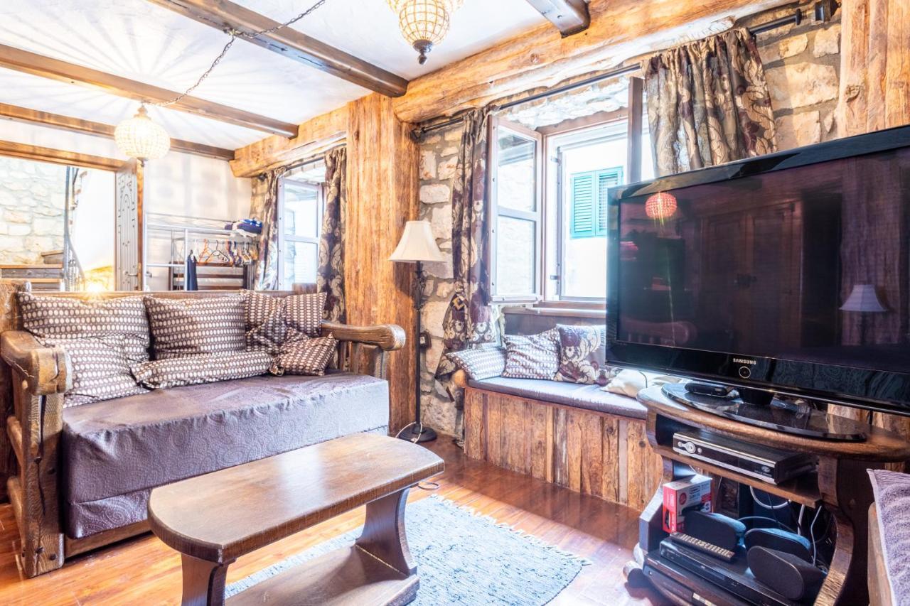 Apartamento Stone House Srida Baška Voda Exterior foto